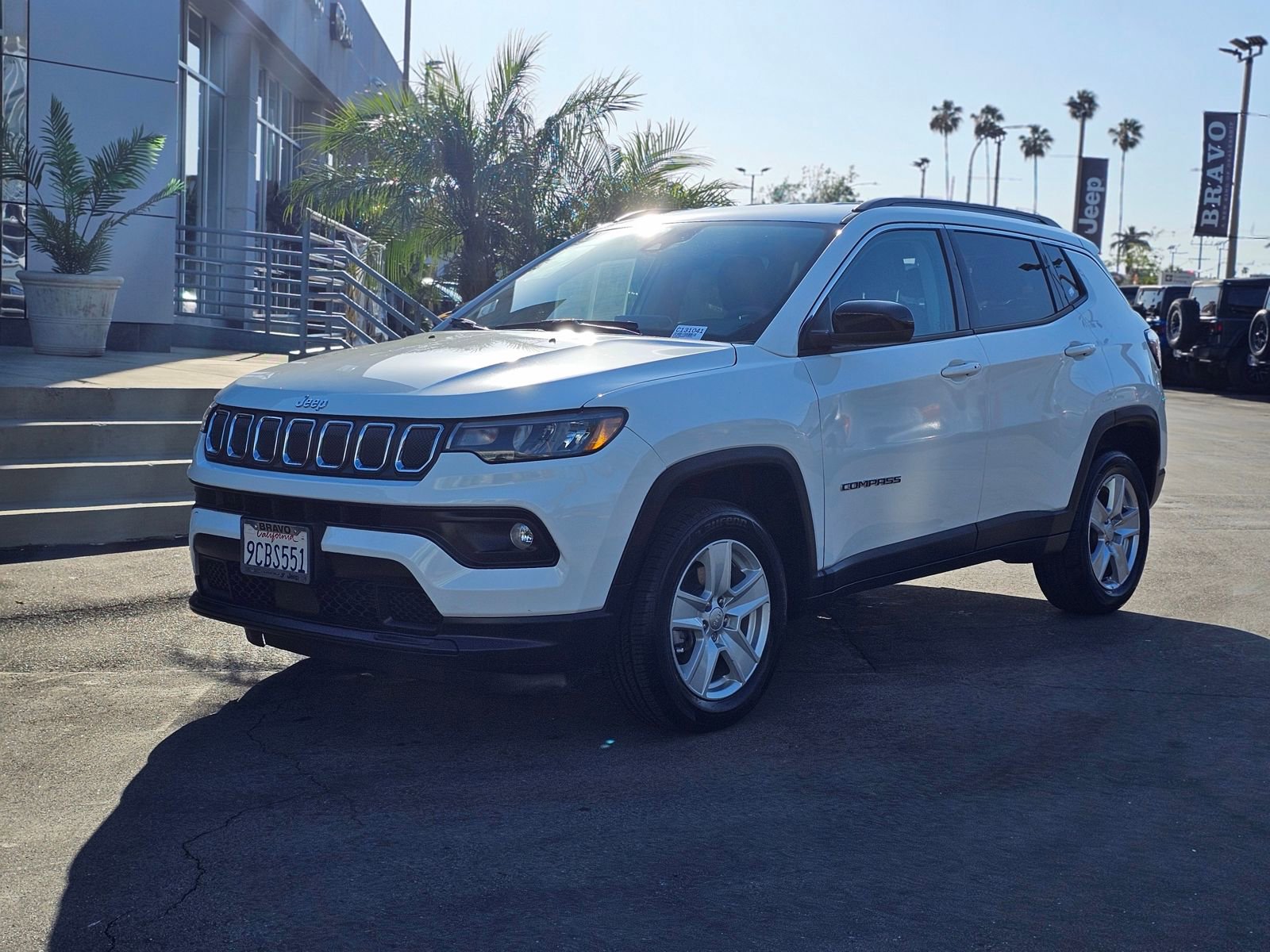 Used 2022 Jeep Compass Latitude AWD/4WD image 3