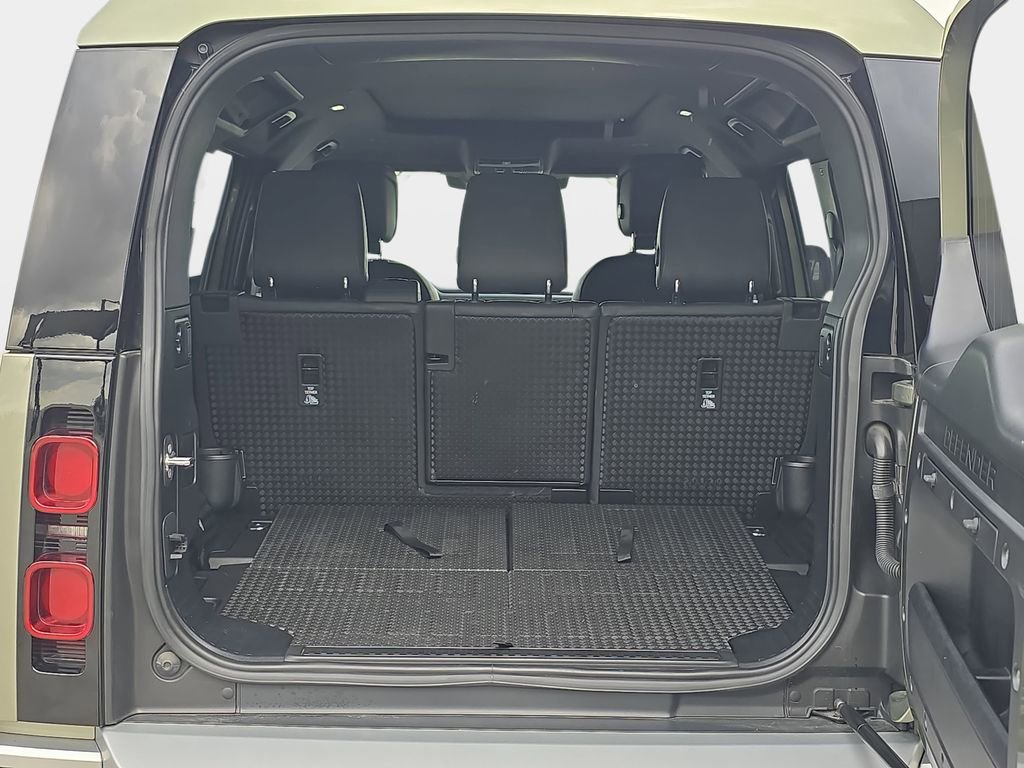 Certified 2023 Land Rover Defender 110 SE image 12