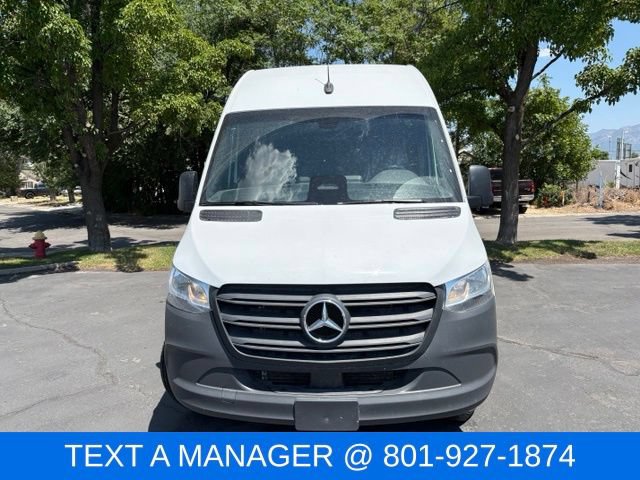 Used 2025 Mercedes-Benz Sprinter 2500 image 2