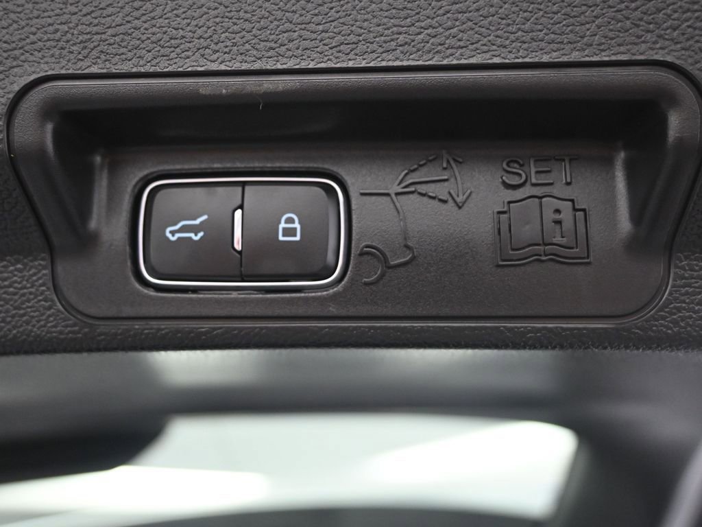 Used 2025 Ford Explorer Platinum w/ LUX Leather Package image 39