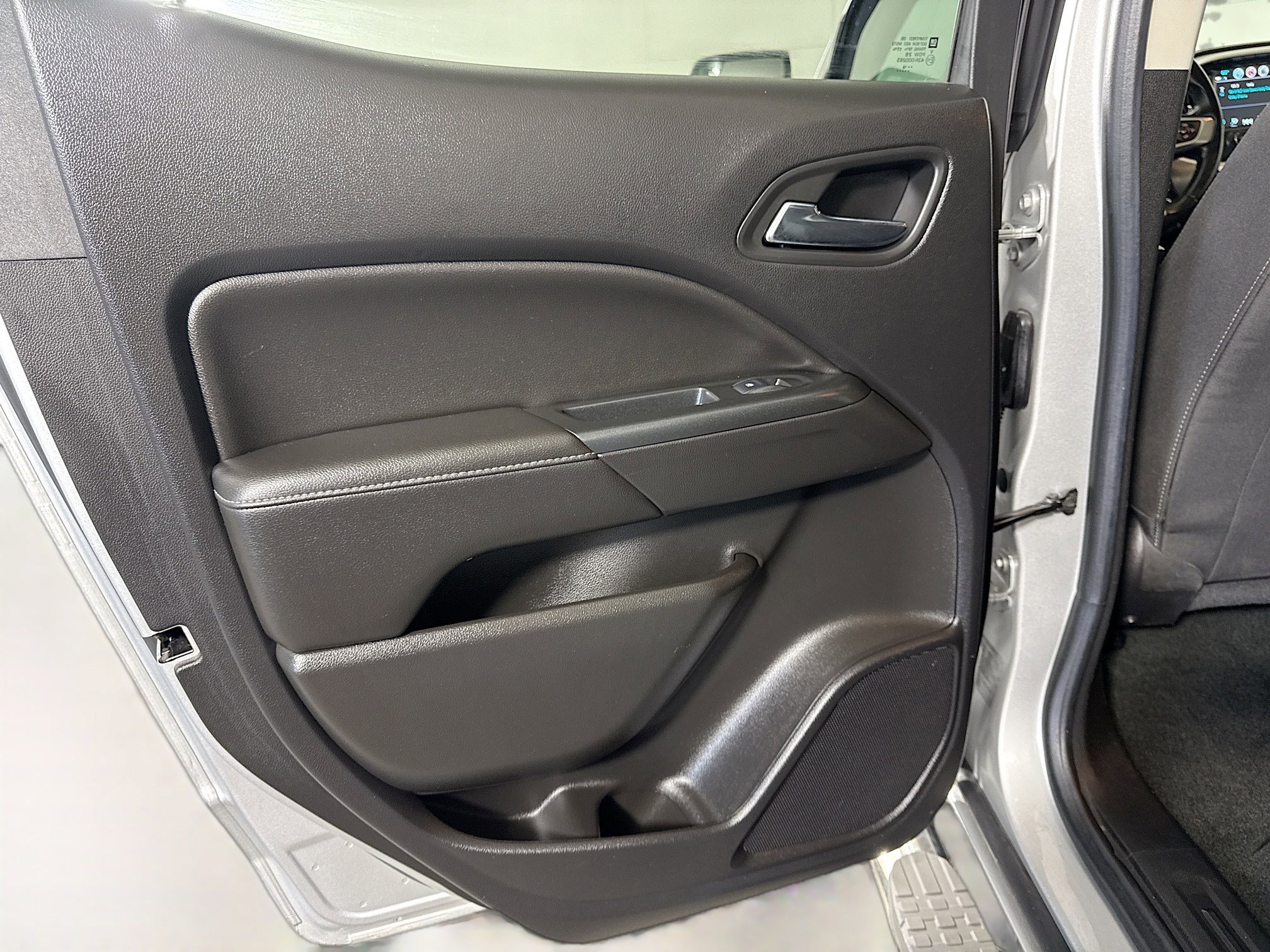 Used 2018 GMC Canyon SLE w/ Trailering Package image 25