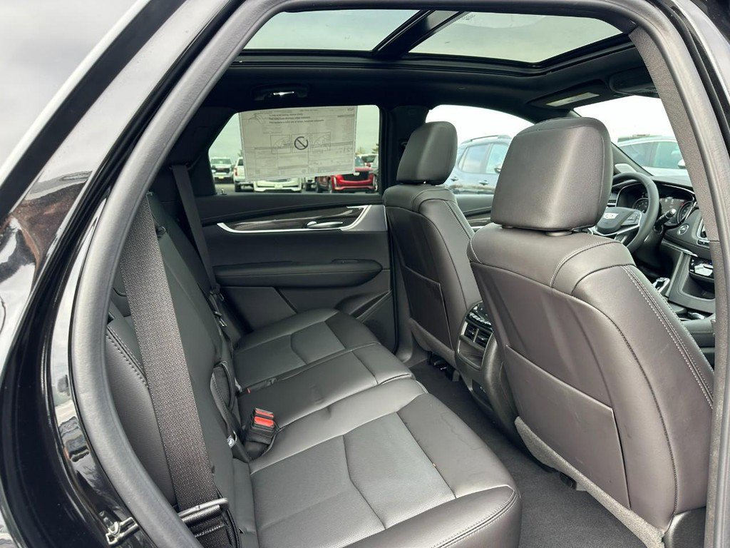 New 2026 Cadillac XT5 Sportv w/ LPO, Floor Liner Package image 4