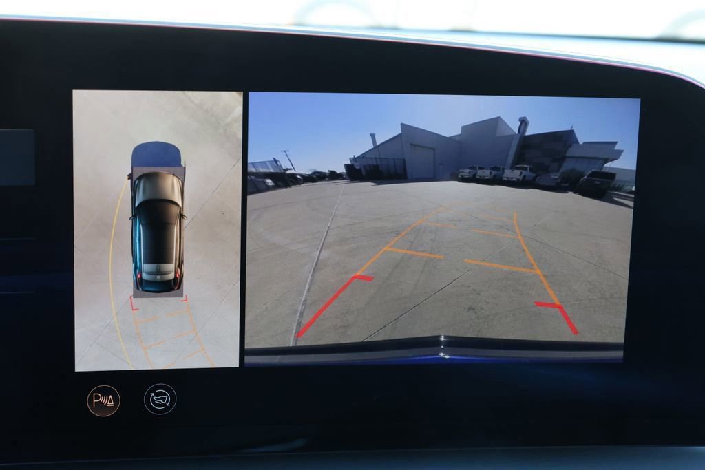 Certified 2025 Cadillac Lyriq Sport image 19