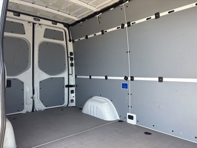 Used 2025 Mercedes-Benz Sprinter 2500 image 23