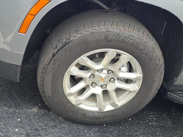 Certified 2025 Chevrolet Suburban LS image 25