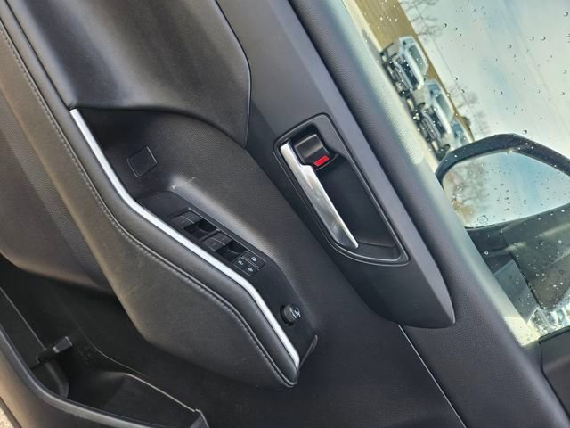 Used 2021 Toyota Highlander XLE image 11