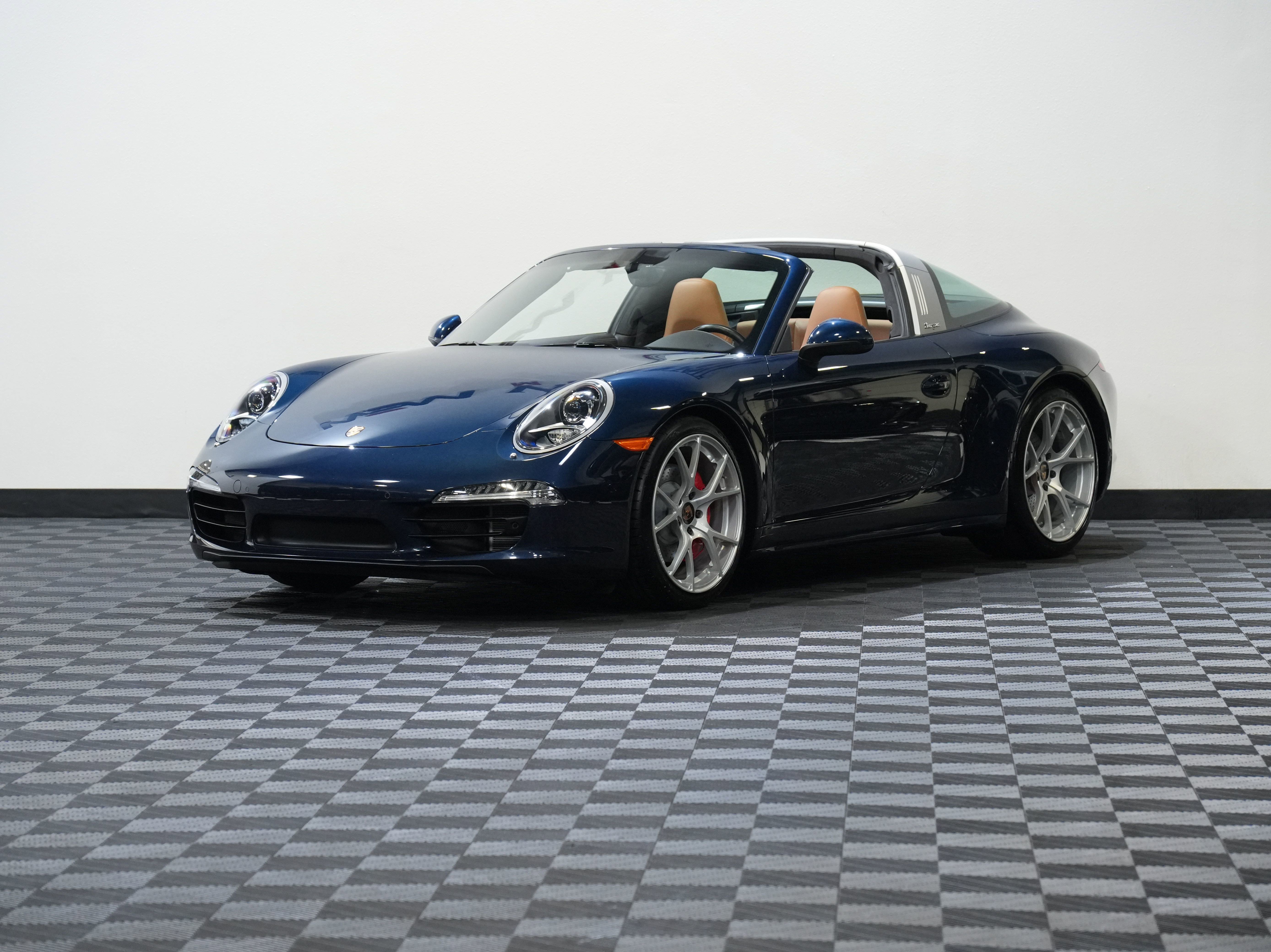 Used 2016 Porsche 911 Targa 4S AWD/4WD image 3