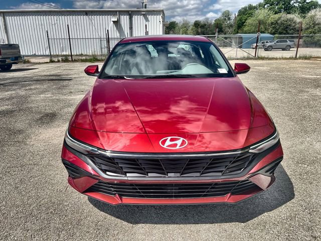 Used 2025 Hyundai Elantra SEL image 30