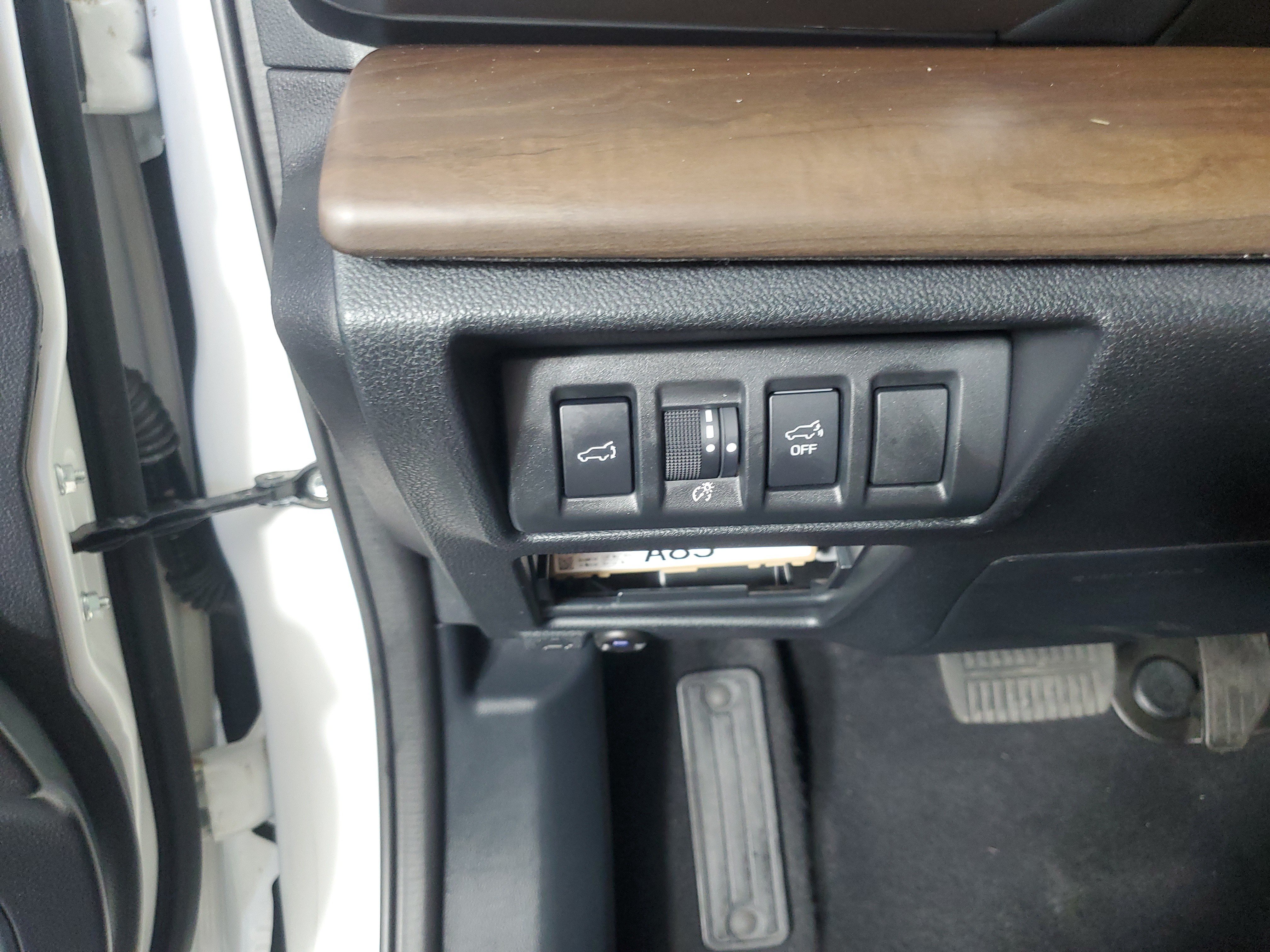 Used 2025 Subaru Outback Touring XT w/ Tech Package 2 AWD/4WD image 27