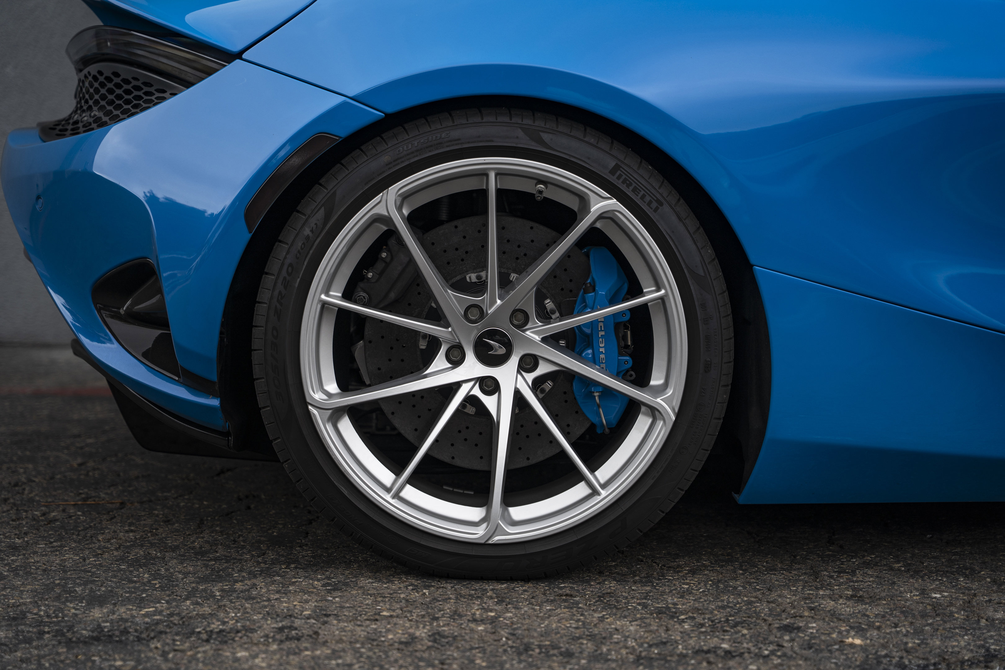 Used 2026 McLaren 750S Spider RWD image 14