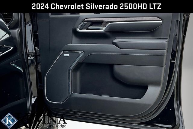Used 2024 Chevrolet Silverado 2500 LTZ w/ LTZ Premium Package image 34