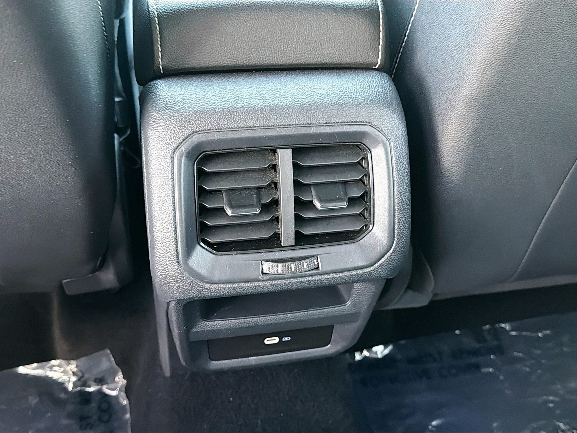 Used 2023 Volkswagen Taos SE w/ Panoramic Sunroof Package FWD image 19
