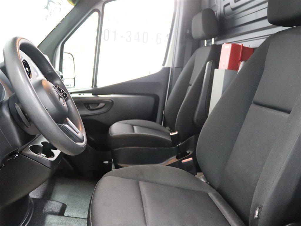 Used 2022 Mercedes-Benz Sprinter 1500 image 8