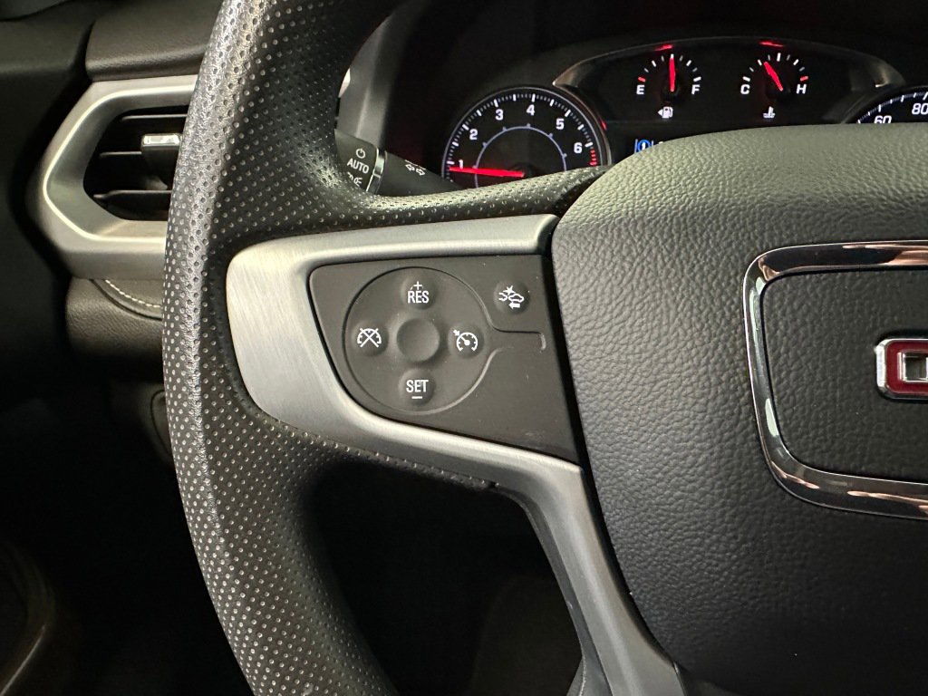 Certified 2023 GMC Acadia SLE w/ Driver Convenience Package image 8