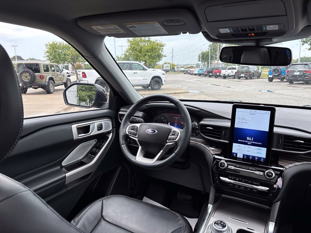Used 2023 Ford Explorer Limited w/ Limited Technology Package AWD/4WD image 22