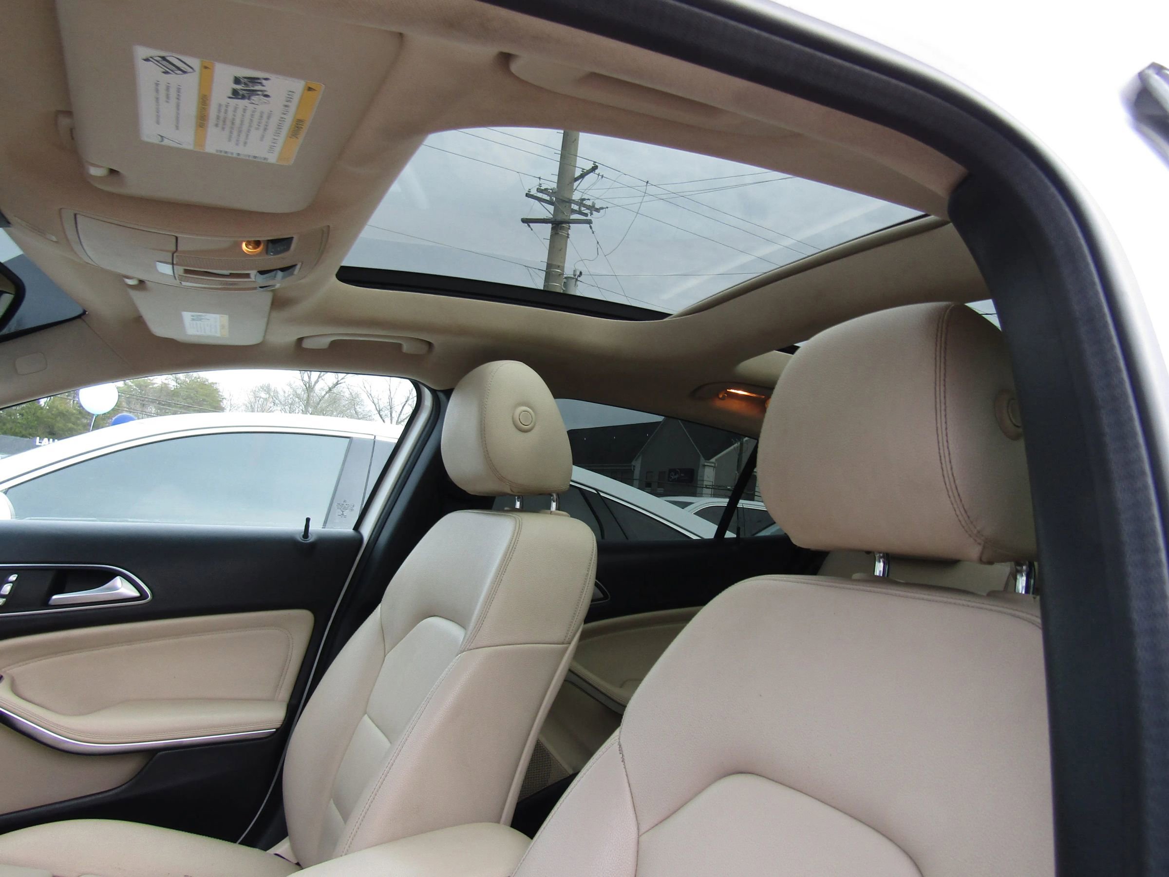 Used 2020 Mercedes-Benz GLA 250 4MATIC w/ Premium Package image 21