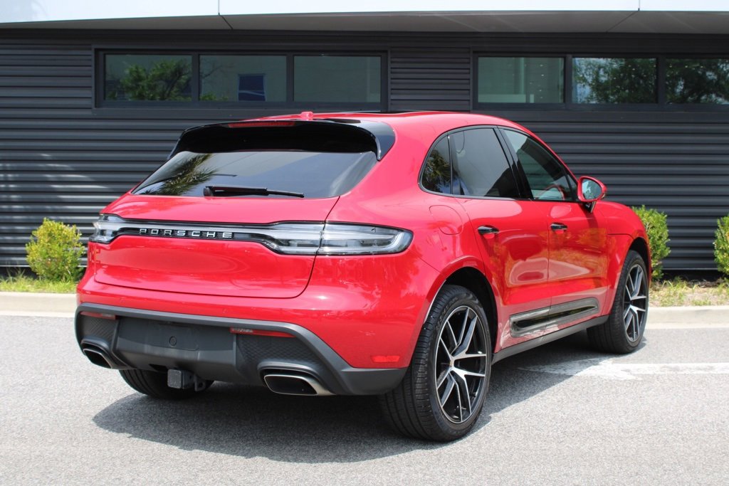 Used 2025 Porsche Macan image 7