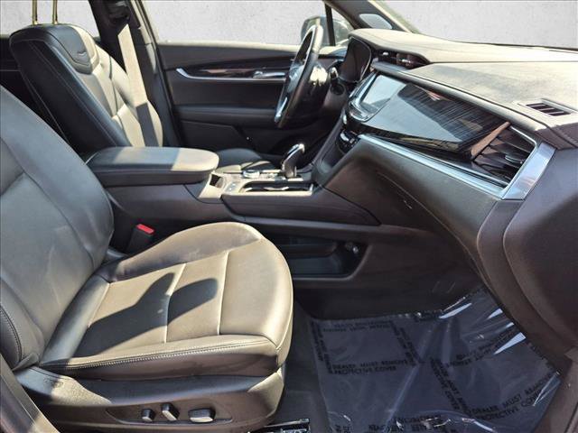 Used 2025 Cadillac XT6 Premium Luxury AWD/4WD image 23
