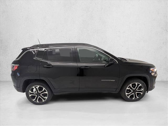 Used 2022 Jeep Compass Limited image 4