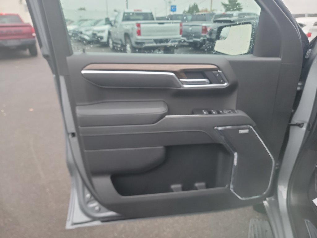 New 2026 Chevrolet Silverado 1500 RST w/ Z71 Off-Road Package AWD/4WD image 14