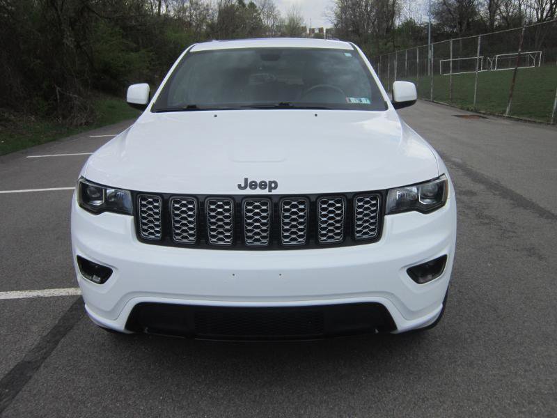 Used 2020 Jeep Grand Cherokee Altitude image 22