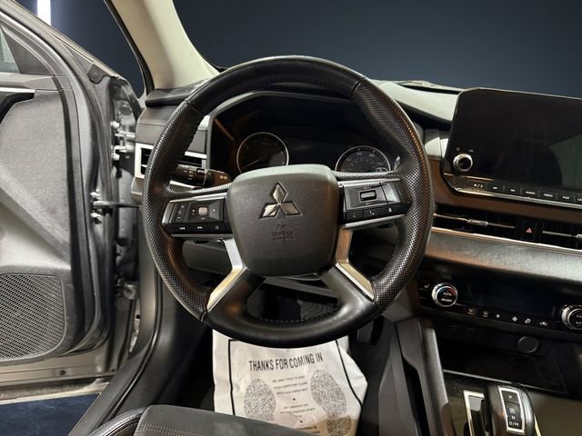 Used 2023 Mitsubishi Outlander SE image 12