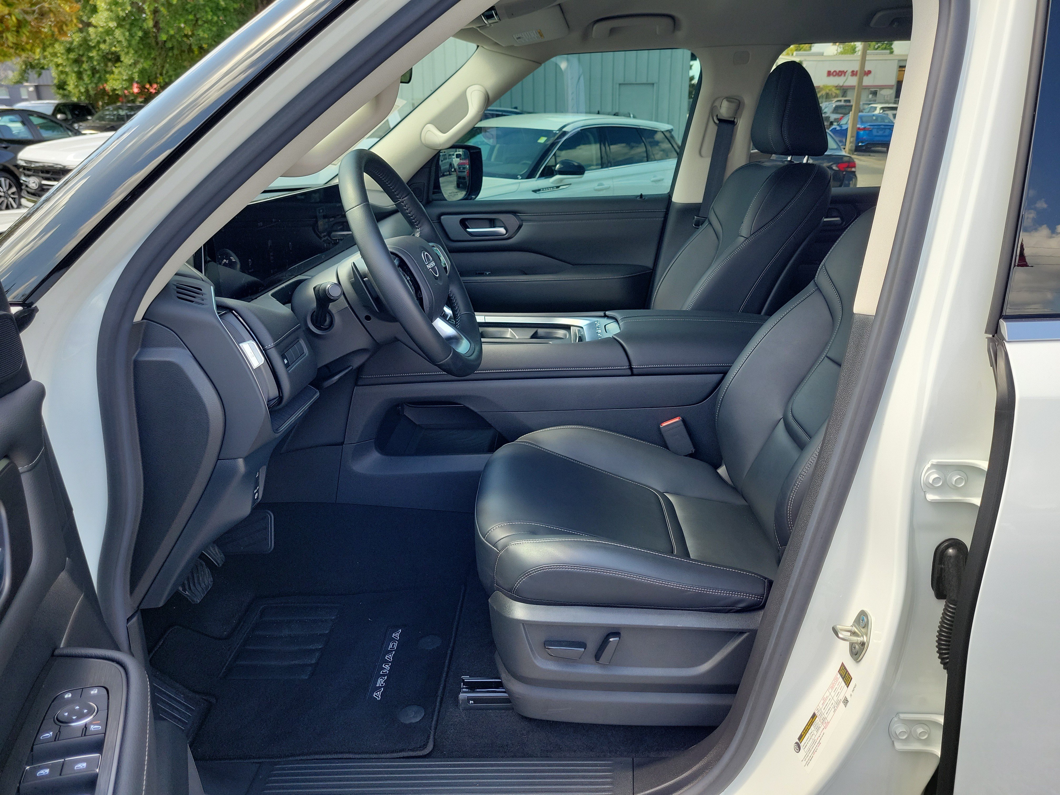 Certified 2025 Nissan Armada SV AWD/4WD image 12