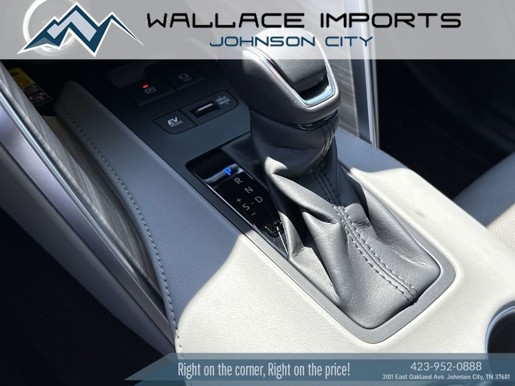 Used 2024 Toyota Venza Limited AWD/4WD image 20