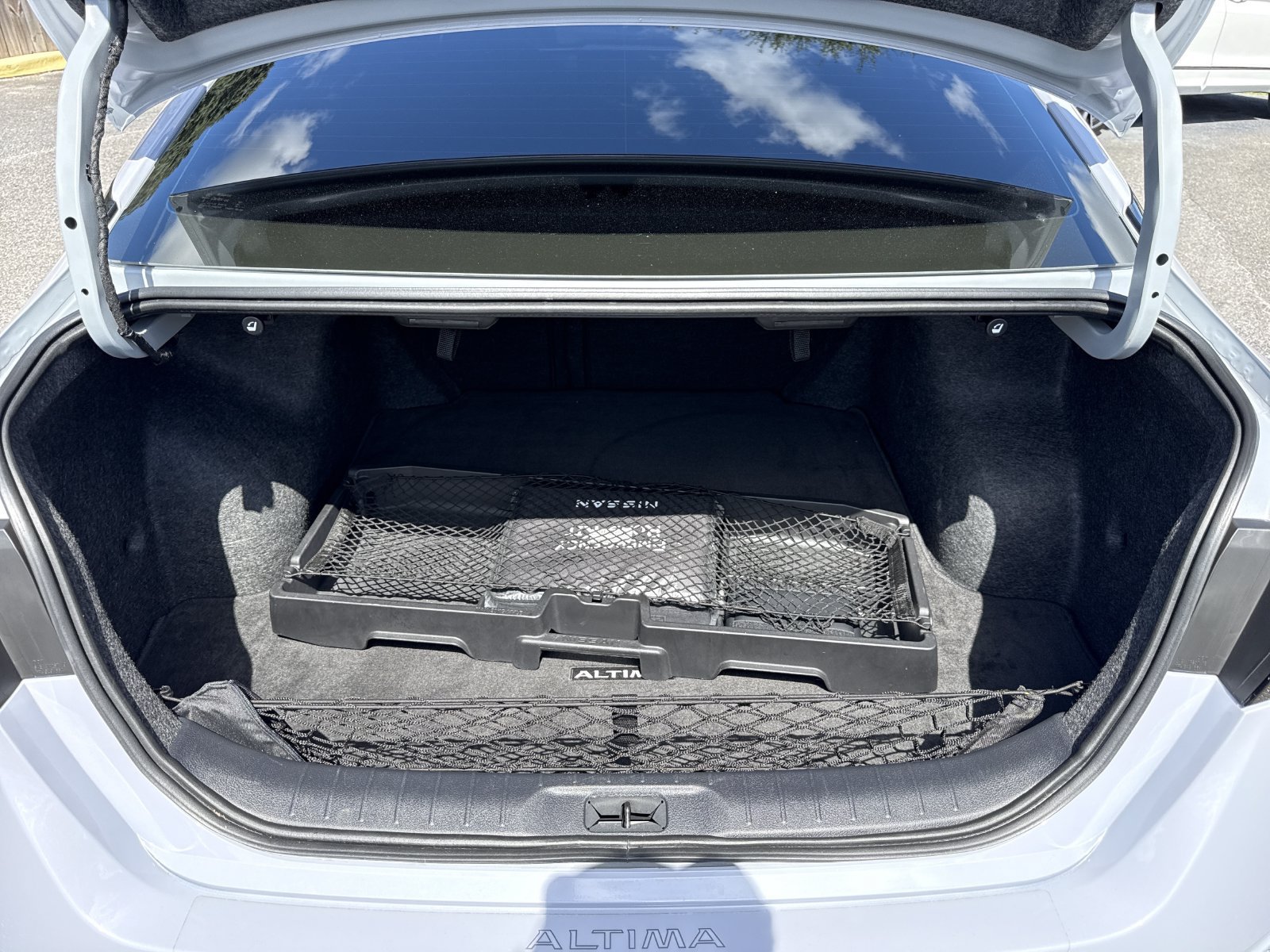 Used 2025 Nissan Altima 2.5 SR w/ SR Premium Package FWD image 29