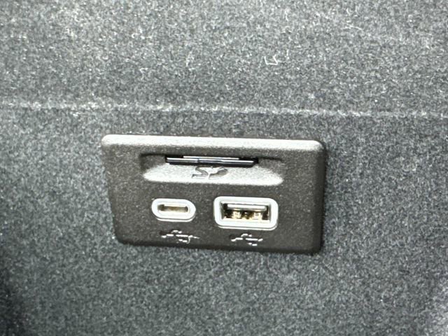 Used 2025 Cadillac XT6 Premium Luxury image 23