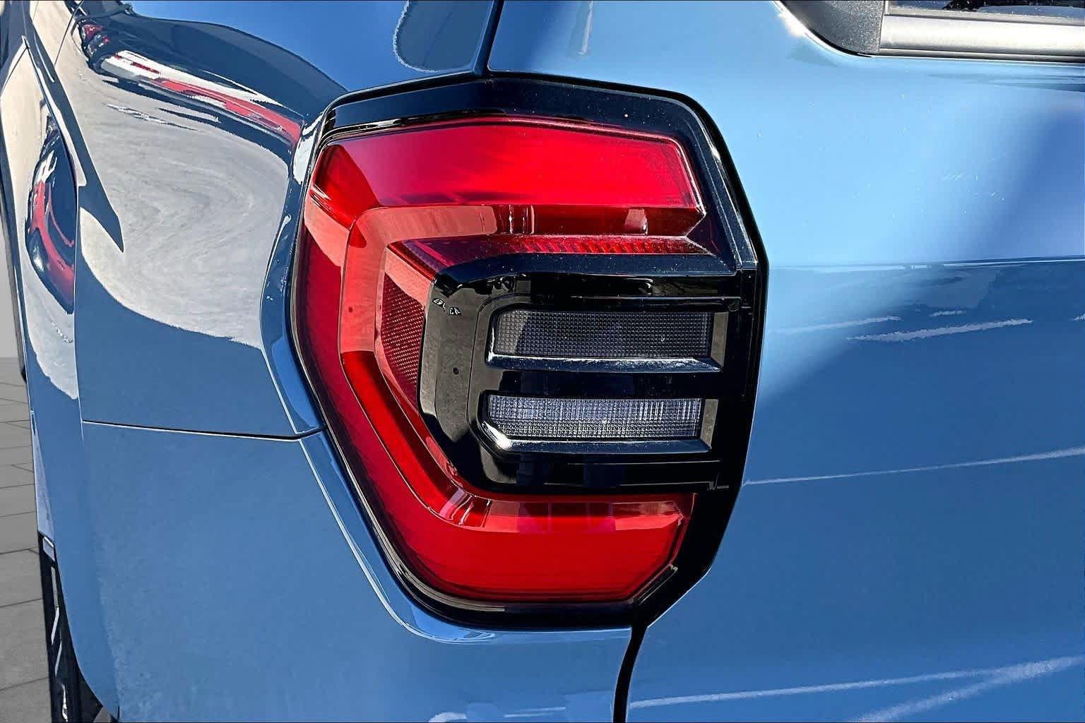Used 2025 Toyota 4Runner Limited AWD/4WD image 28