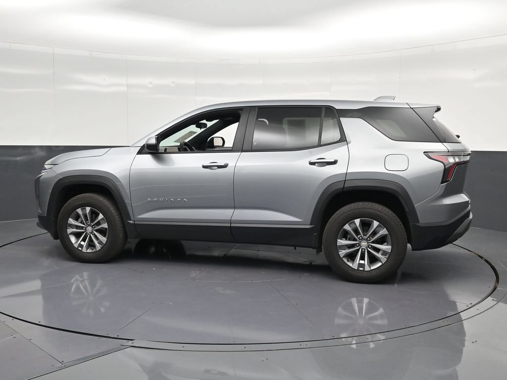 Used 2026 Chevrolet Equinox LT FWD image 8