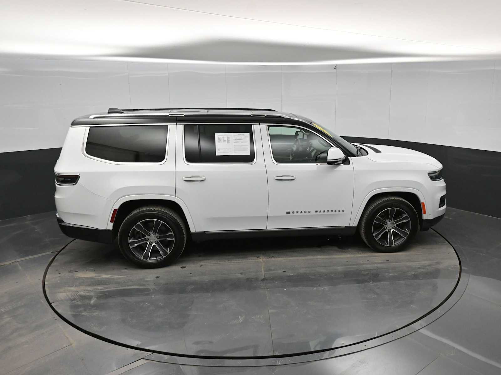 Used 2022 Jeep Grand Wagoneer Series I AWD/4WD image 34
