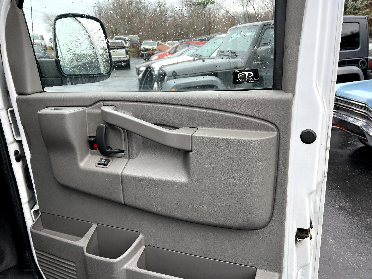 Used 2017 GMC Savana 2500 RWD 2500 135 image 12