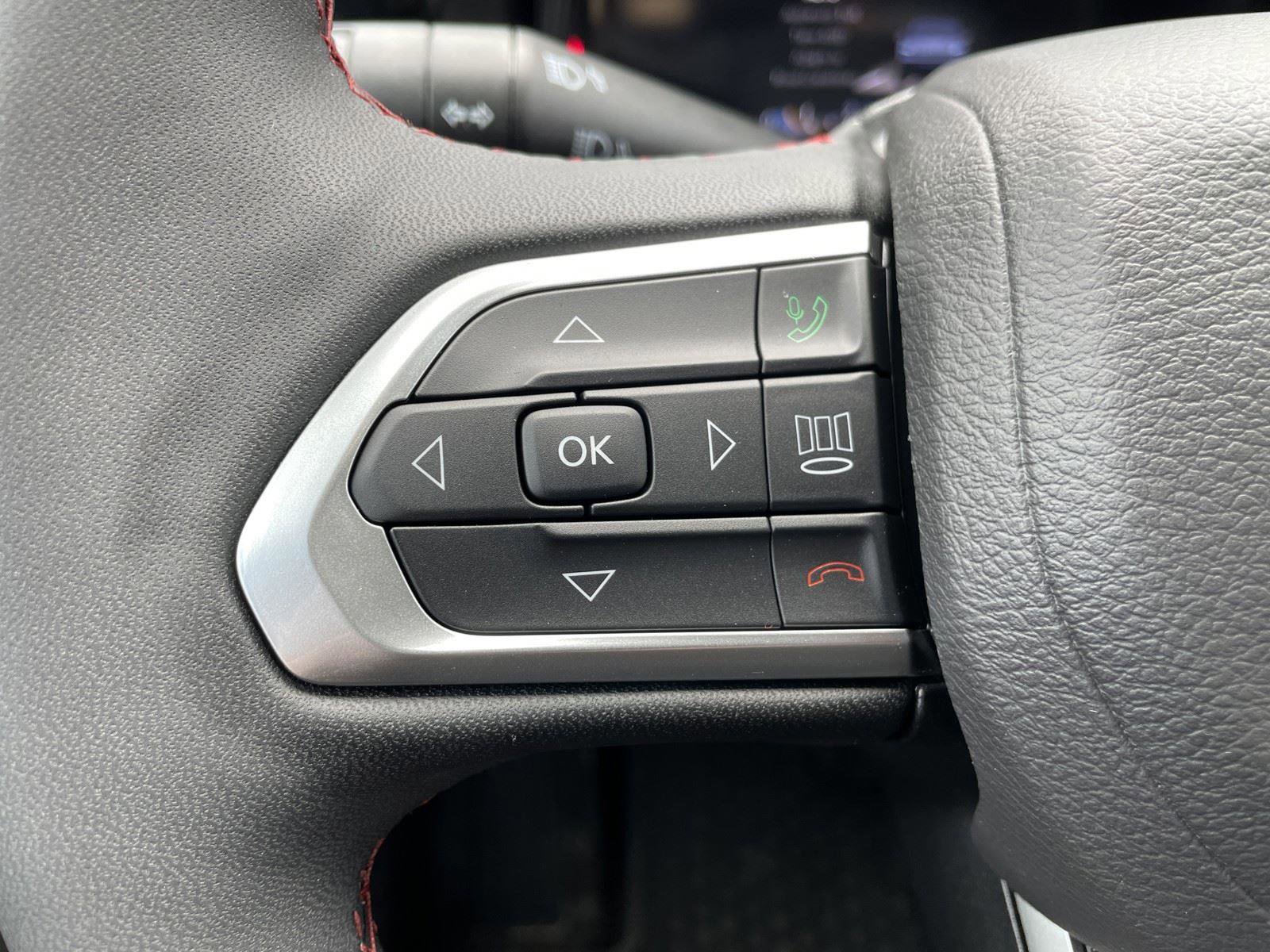 Used 2025 Jeep Compass Trailhawk w/ Trailhawk Elite Group image 16