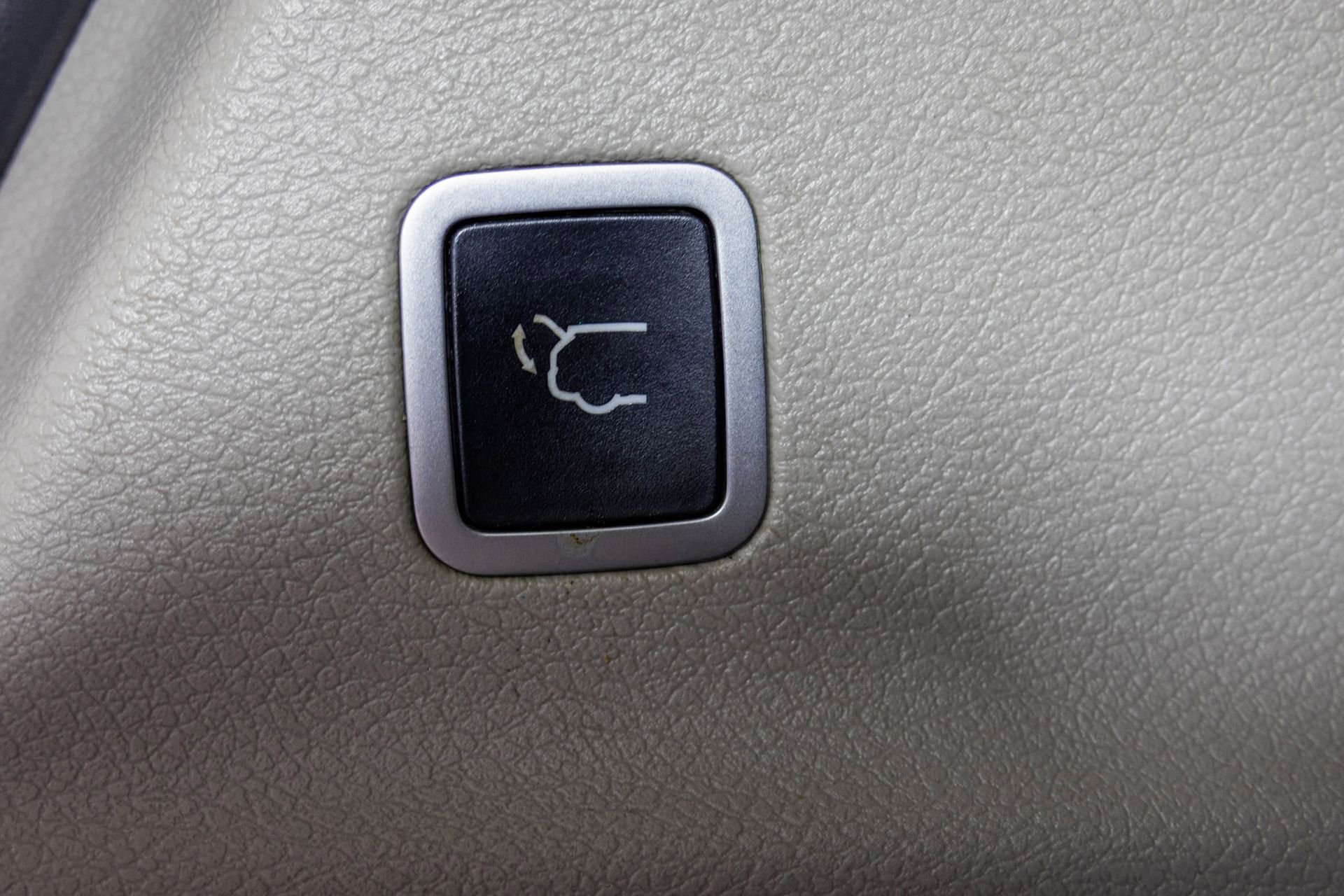 Used 2018 Chrysler Pacifica Touring-L image 42