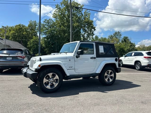 Used 2017 Jeep Wrangler Sahara w/ Connectivity Group AWD/4WD image 21