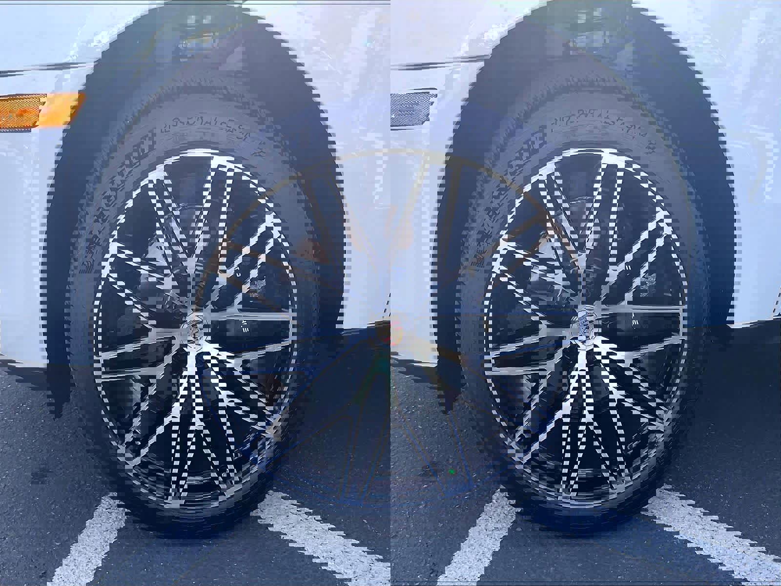 Used 2024 Porsche Macan image 11