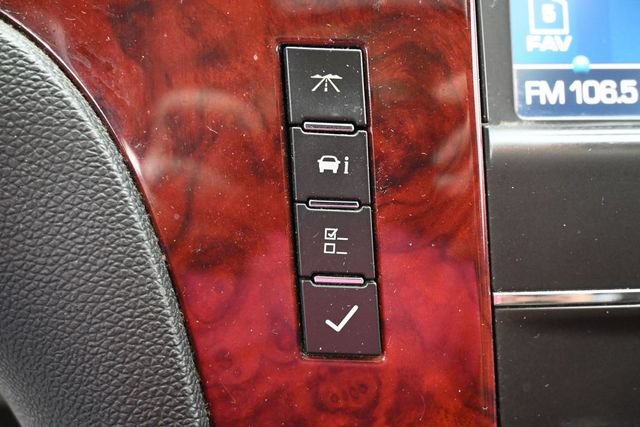 Used 2011 Cadillac Escalade Luxury AWD/4WD image 24