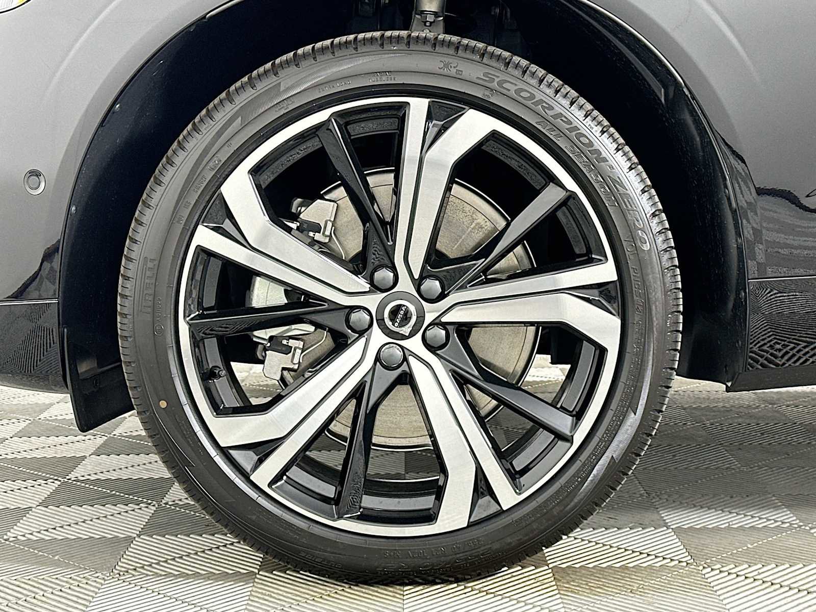 Certified 2025 Volvo XC60 T8 Ultra w/ Protection Package Premier image 26