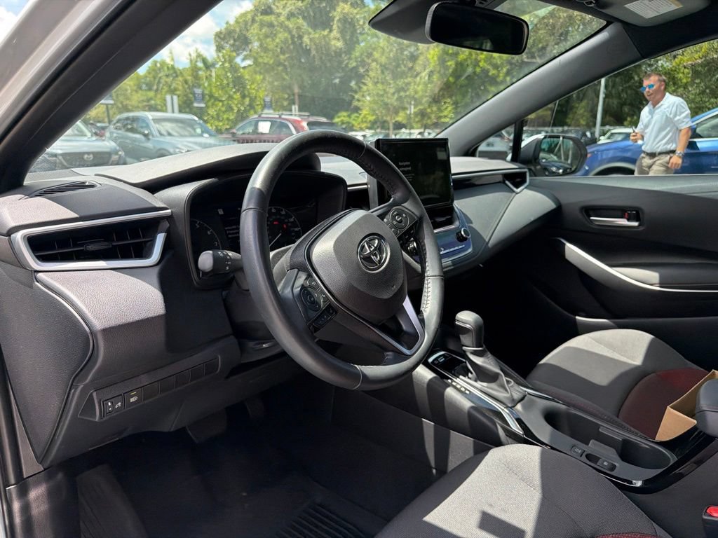 Used 2025 Toyota Corolla SE FWD image 18