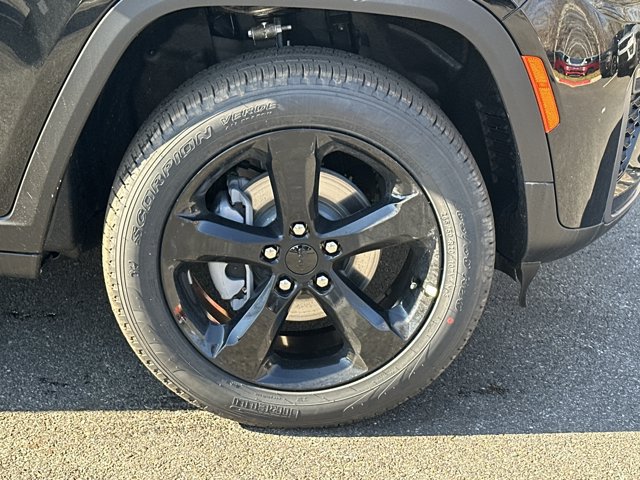 New 2026 Jeep Grand Cherokee Limited w/ Limited Altitude Package AWD/4WD image 14