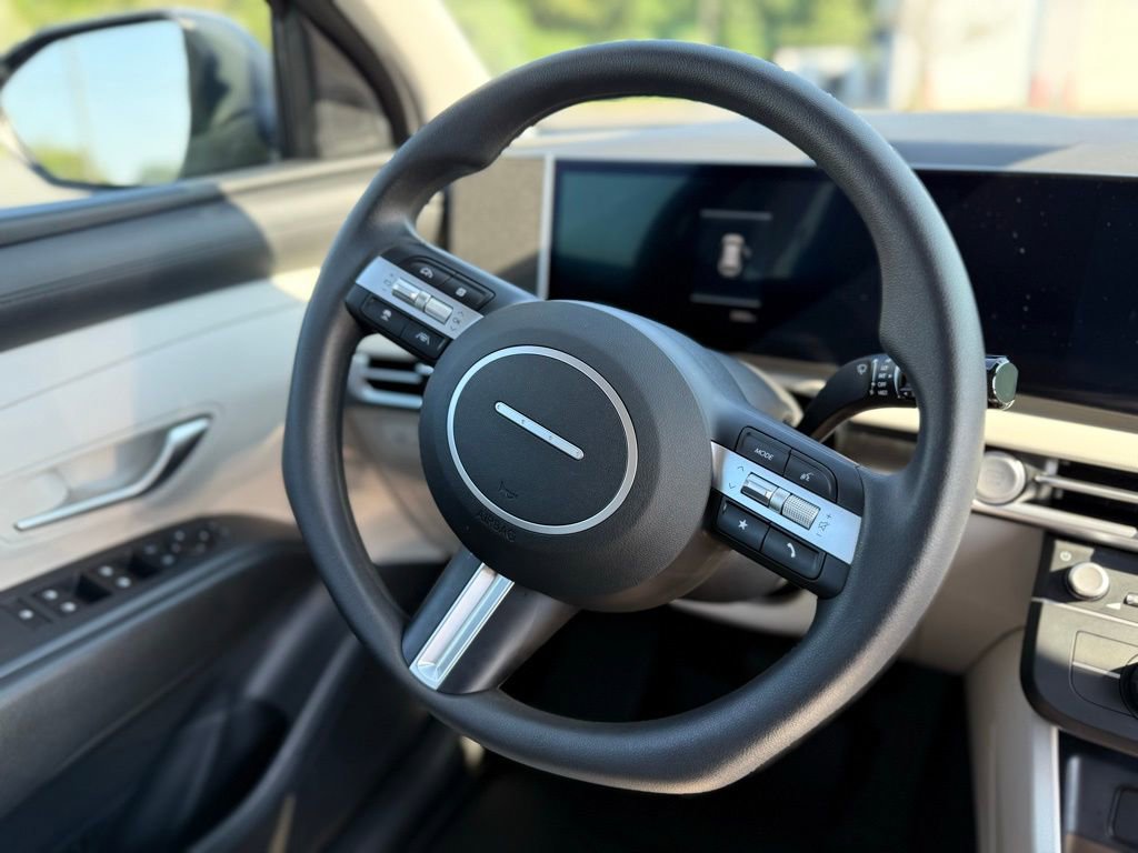 Used 2025 Hyundai Tucson SE image 26