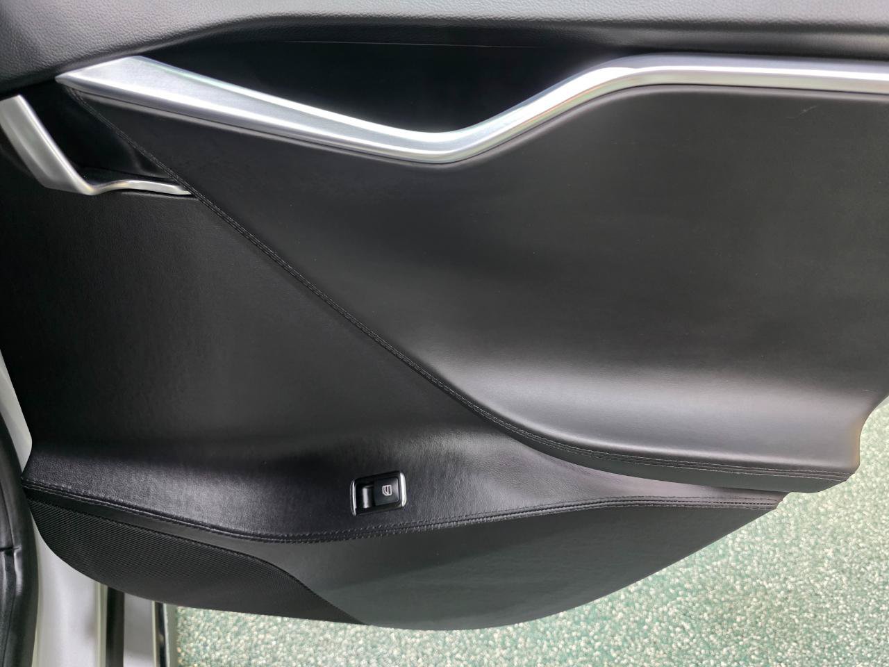 Used 2013 Tesla Model S Performance RWD image 24