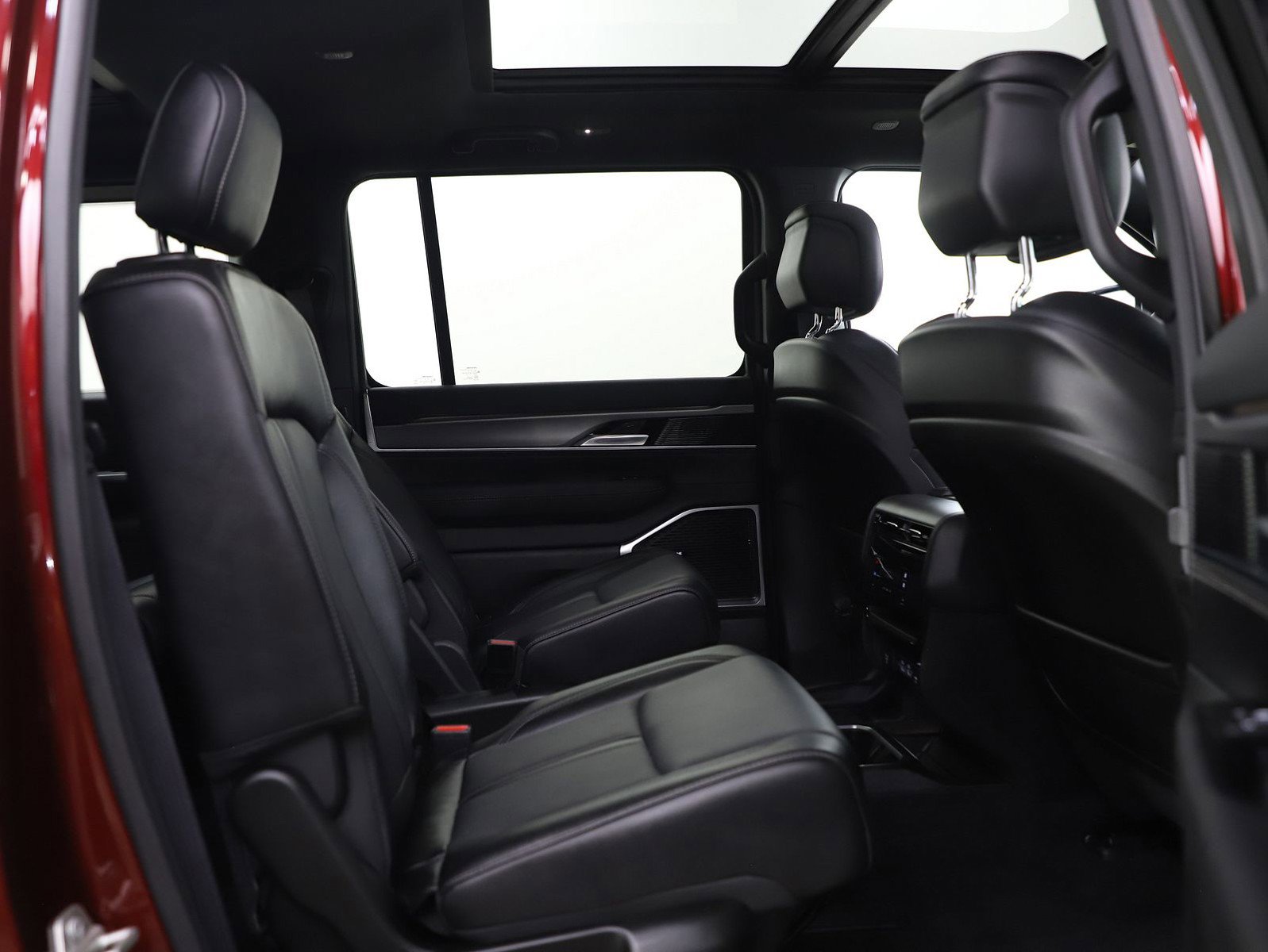 Used 2024 Jeep Wagoneer Series II image 13