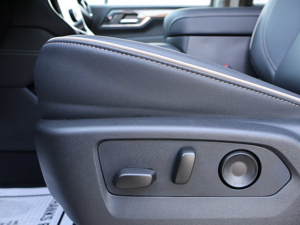 New 2026 GMC Yukon XL Elevation w/ Elevation Premium Package AWD/4WD image 17