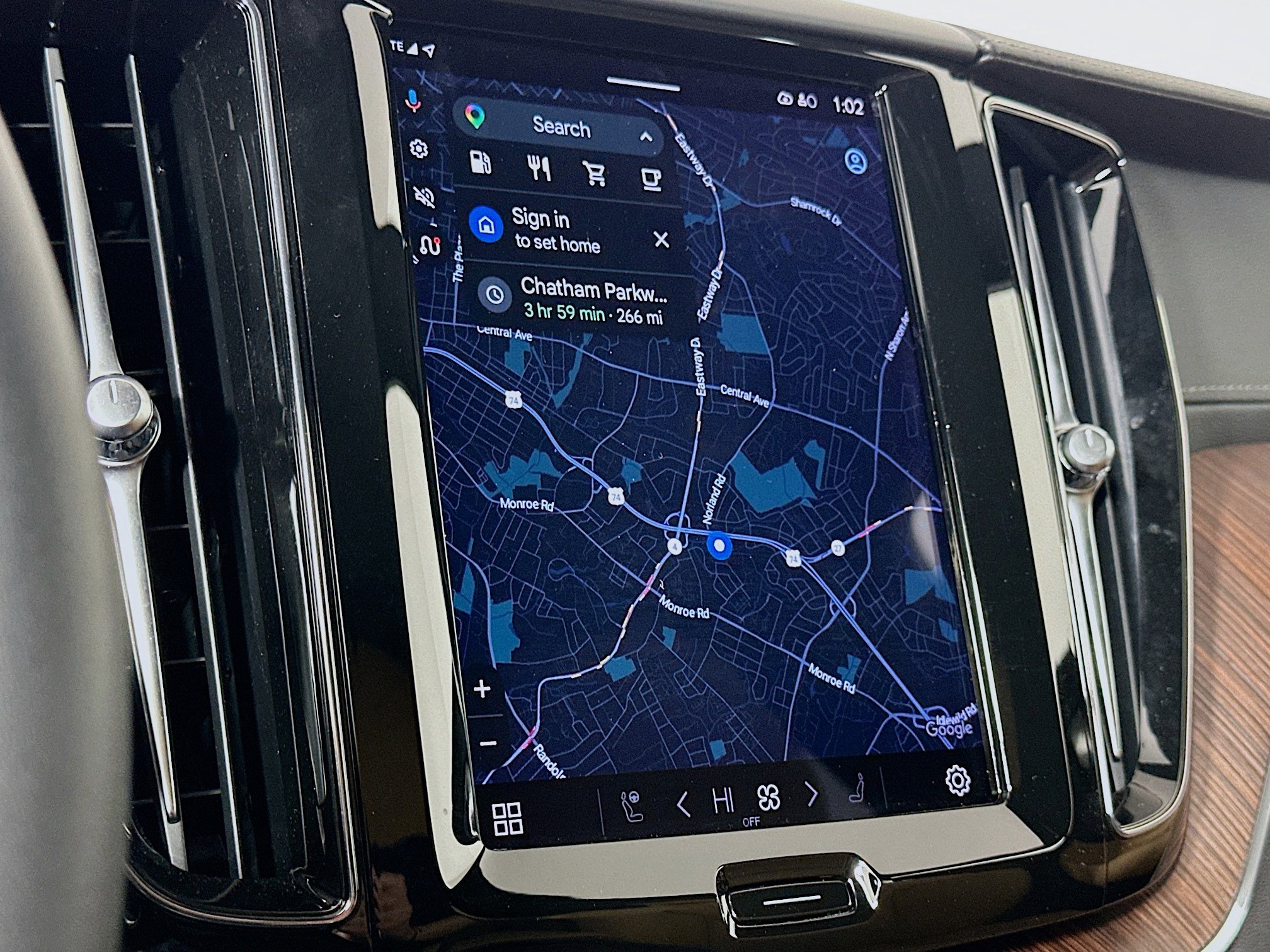 Used 2023 Volvo XC60 B5 Ultimate w/ Climate Package image 22