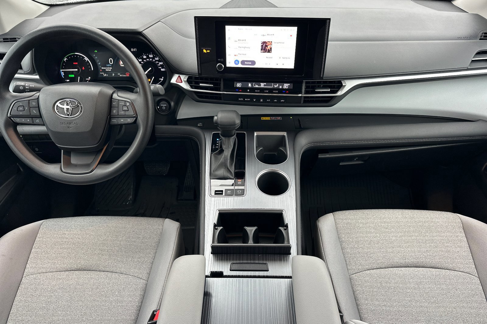 Used 2025 Toyota Sienna LE w/ LE Plus Package image 13