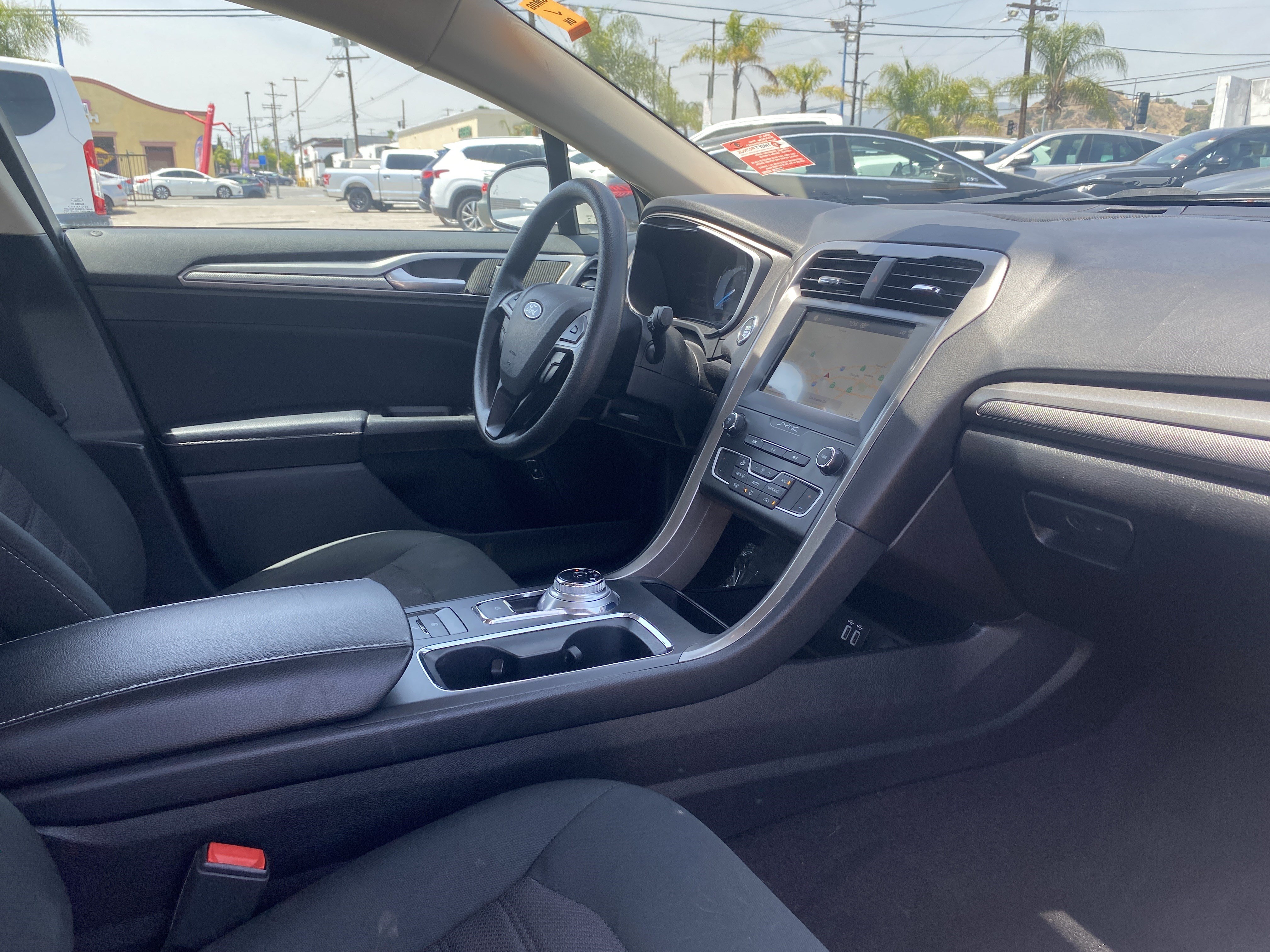 Used 2019 Ford Fusion SE FWD image 28