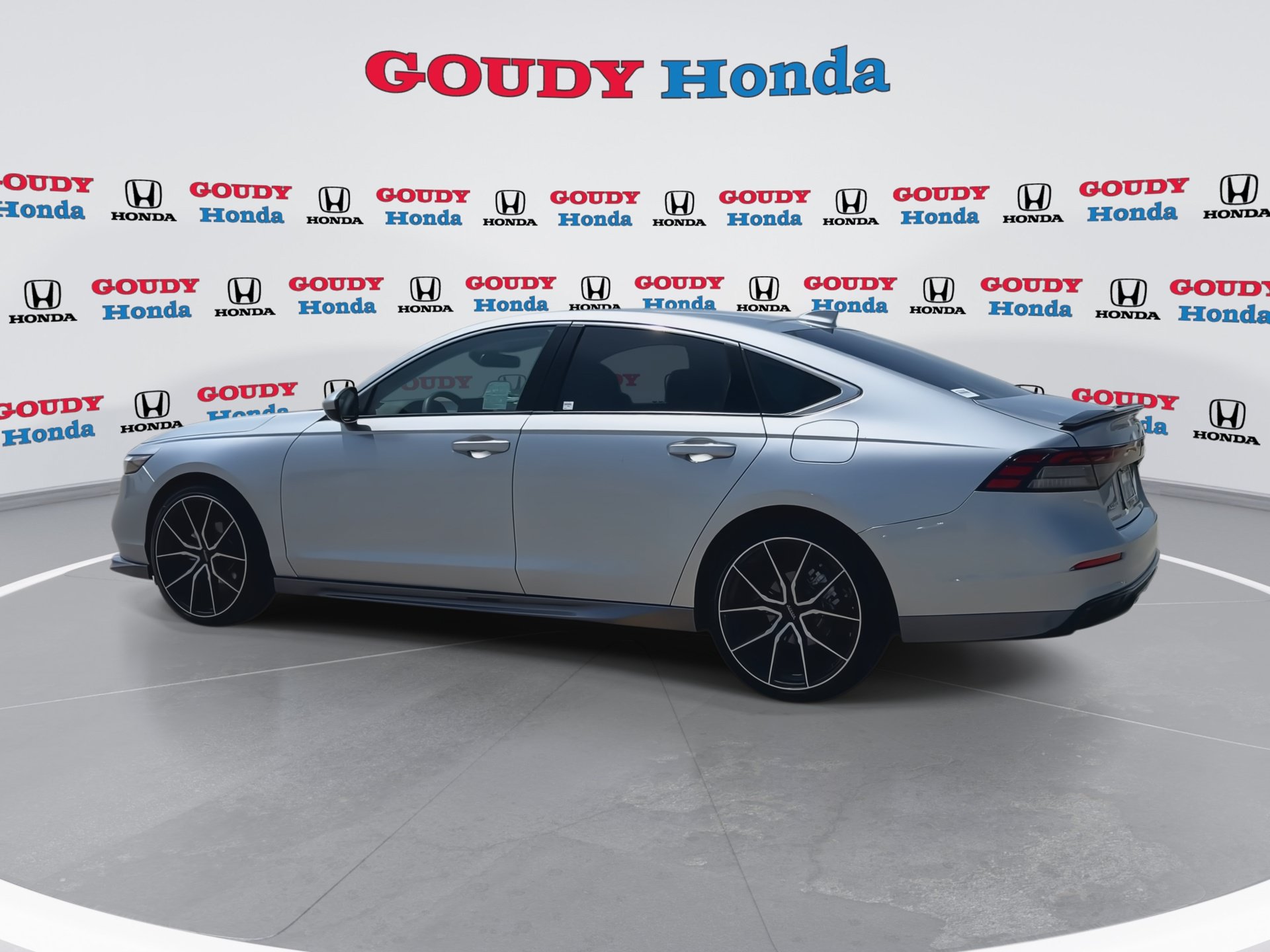 Used 2023 Honda Accord EX image 6